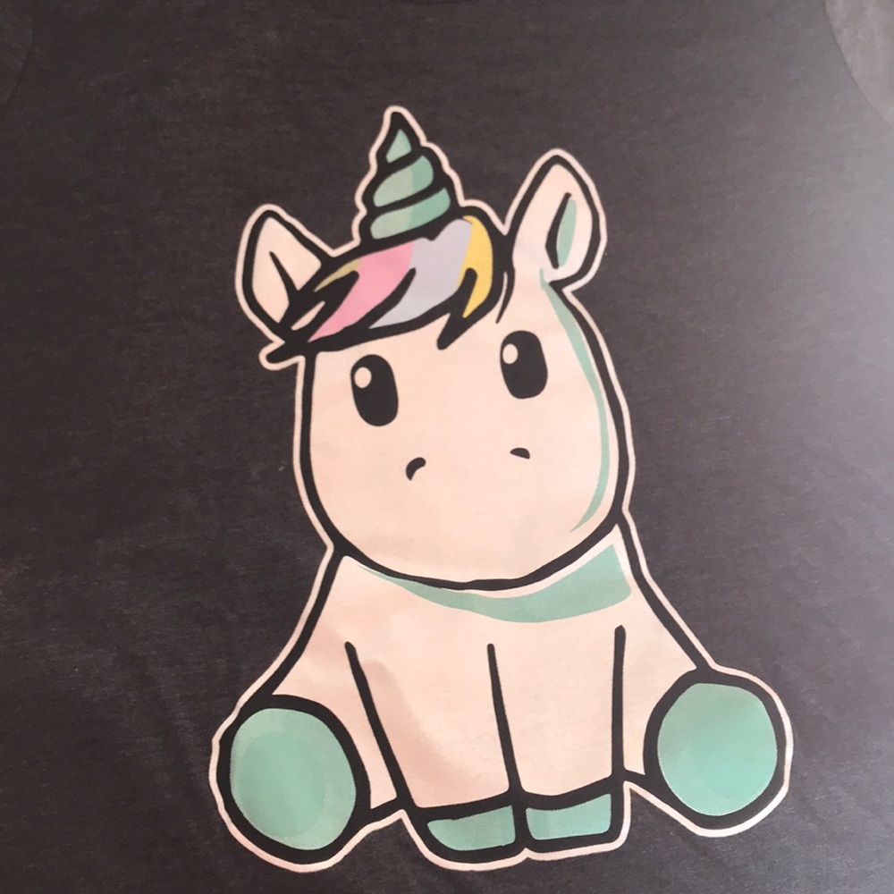 🦄Unicorn t-shirt👚 NWOT